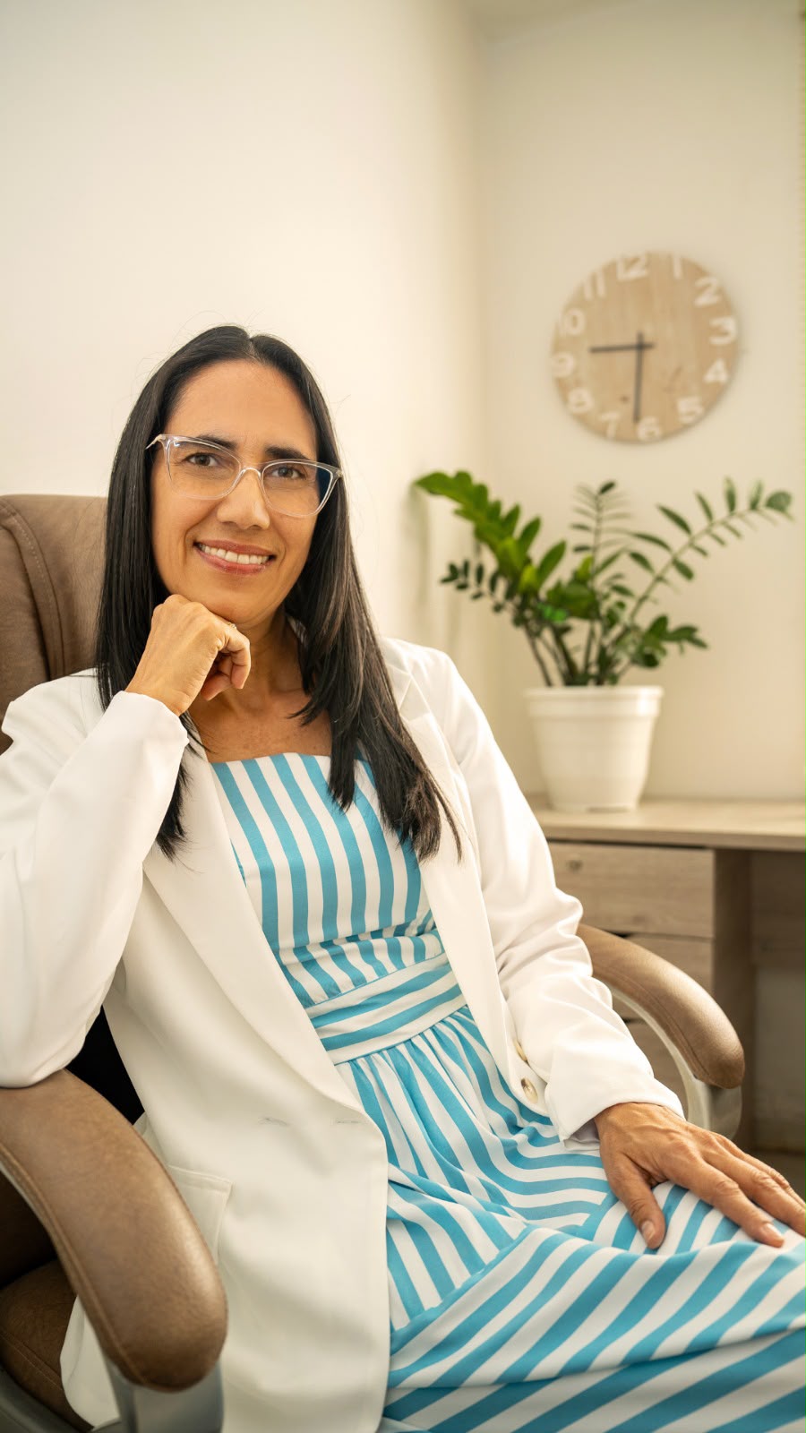 Luz Inés Lalinde Jurado en su consultorio de Clínica Renacer