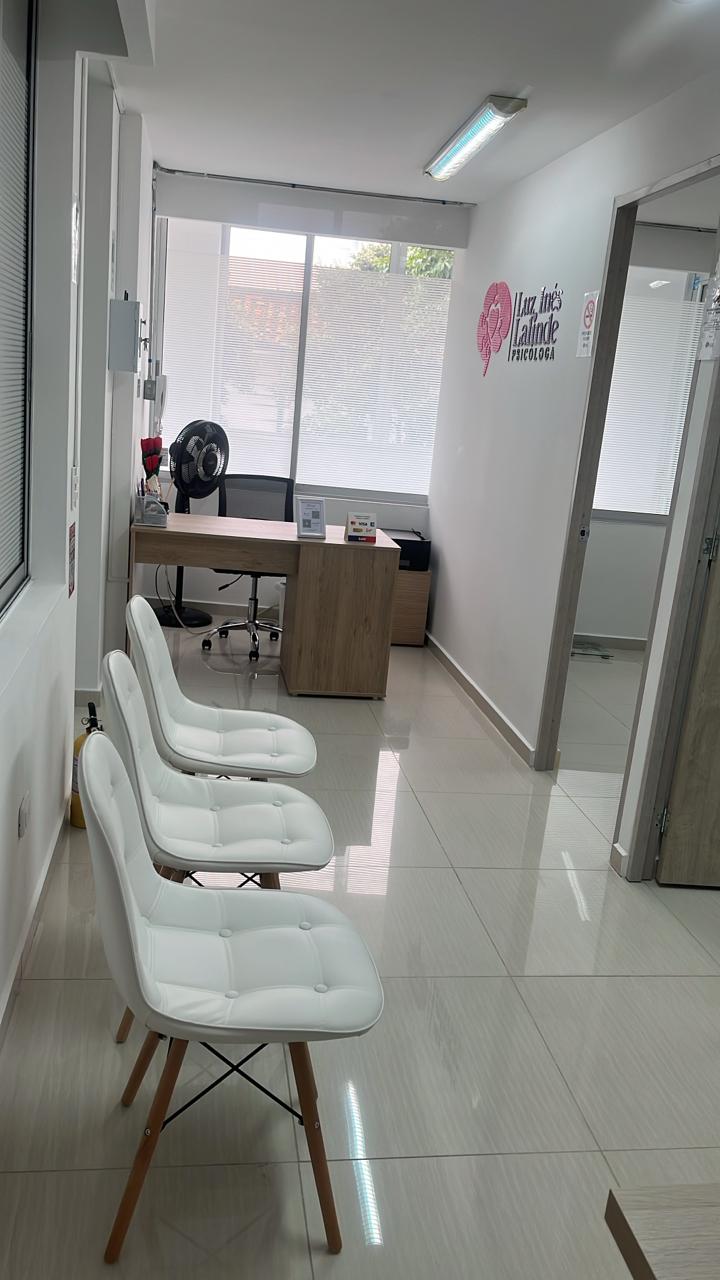 Sala de espera de Clínica Renacer en Bucaramanga