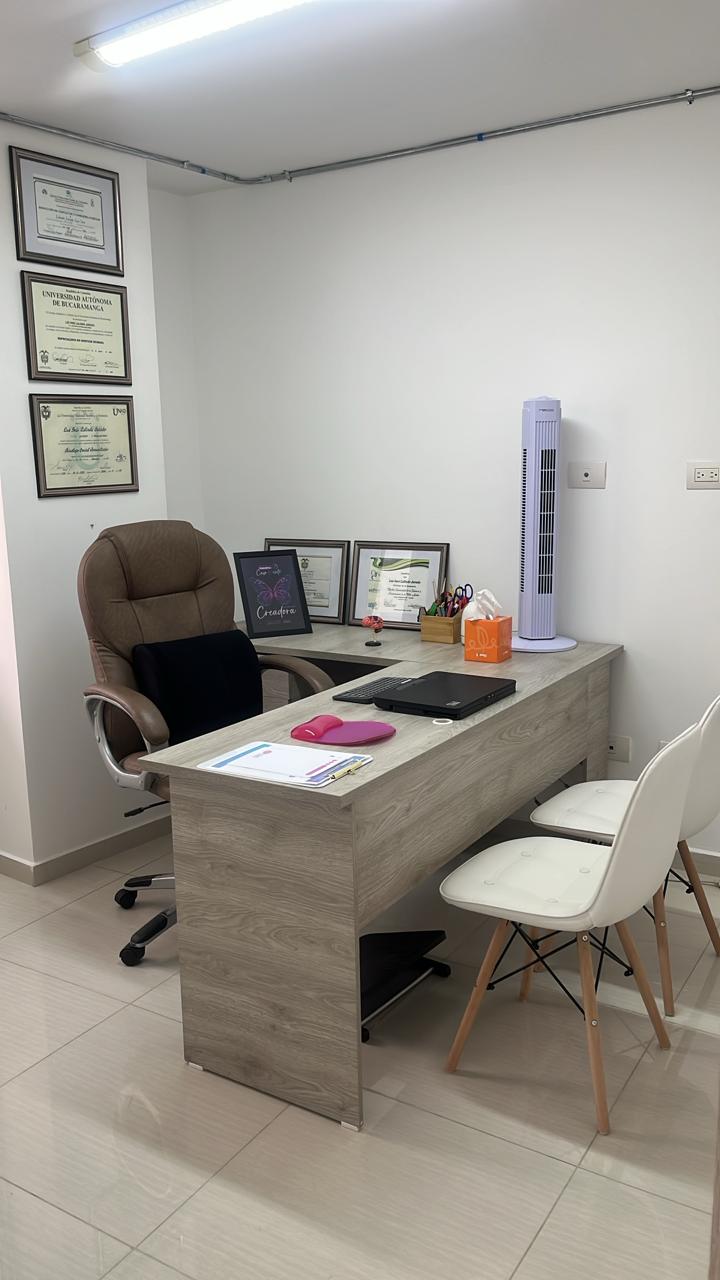 Consultorio de Luz Inés Lalinde en Clínica Renacer